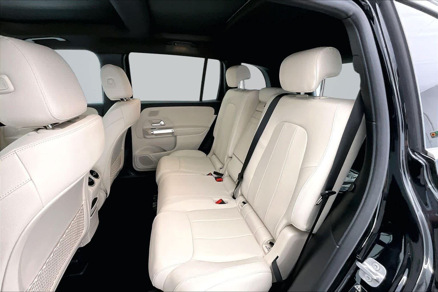 New 2026 Cosmos Black Metallic Mercedes-Benz GLB 250 image 13