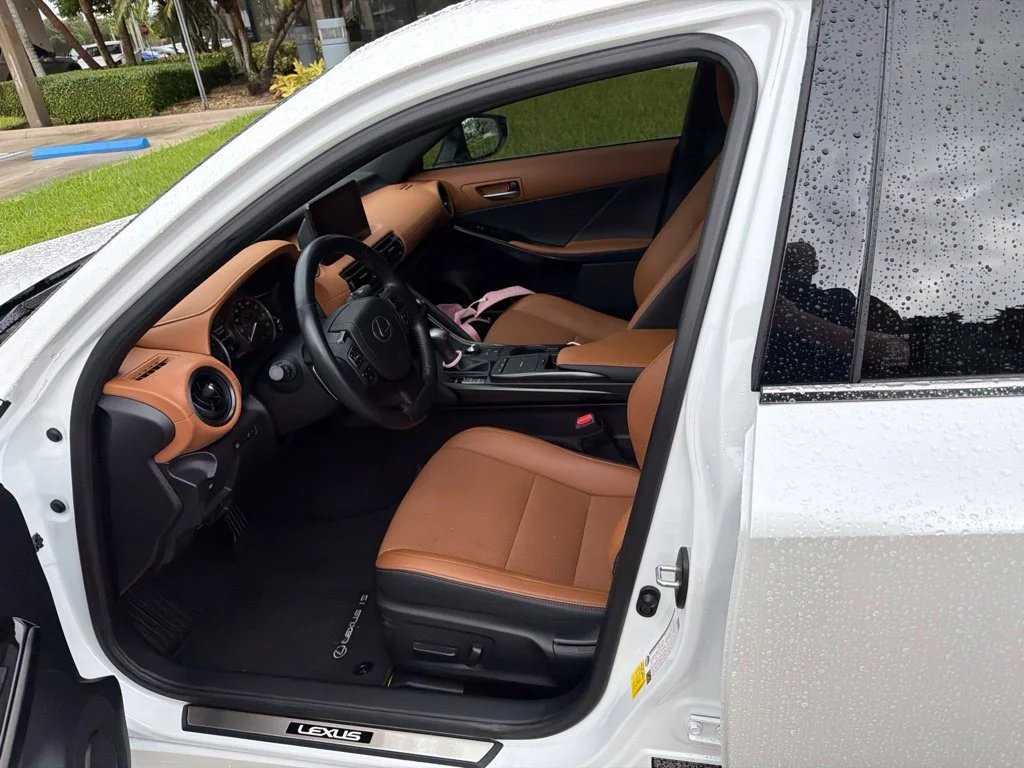 Used 2025 White Pearl Lexus 300 image 2