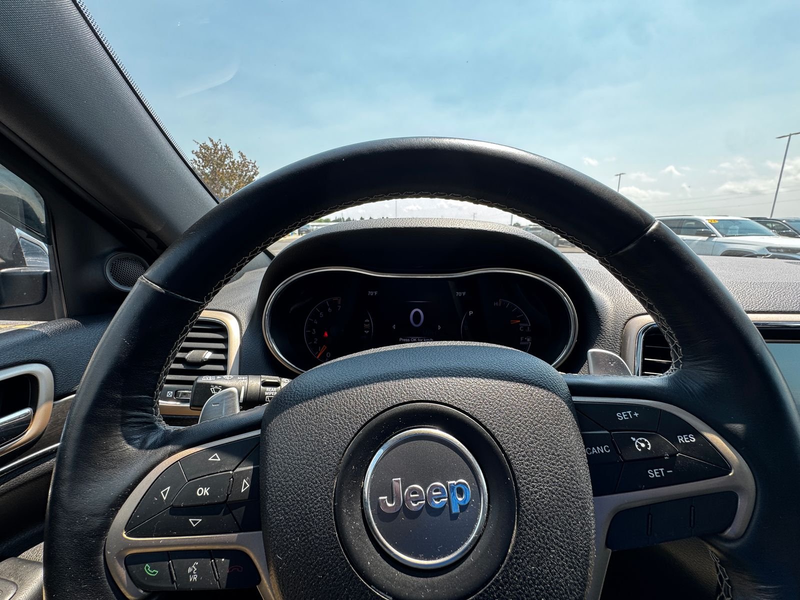Used 2016 Steel Metallic JEEP Limited image 18