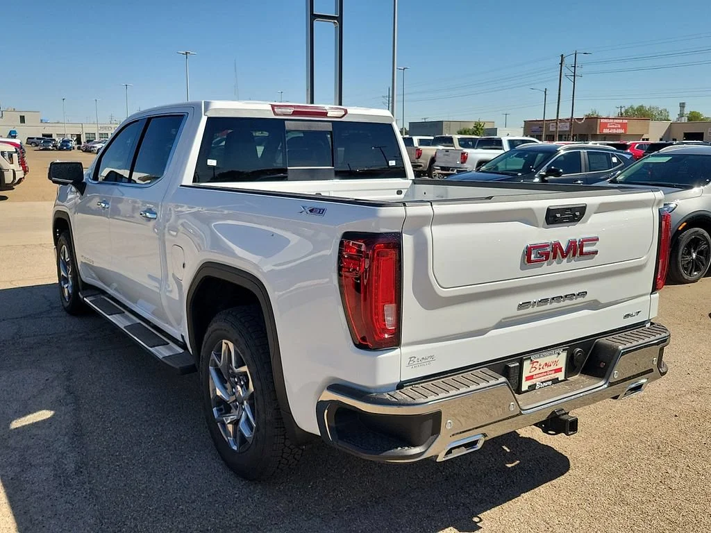2026 GMC Sierra 1500 SLT - Photo 7