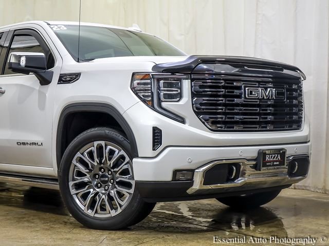 Used 2023 White Frost Tricoat GMC Denali Ultimate image 6