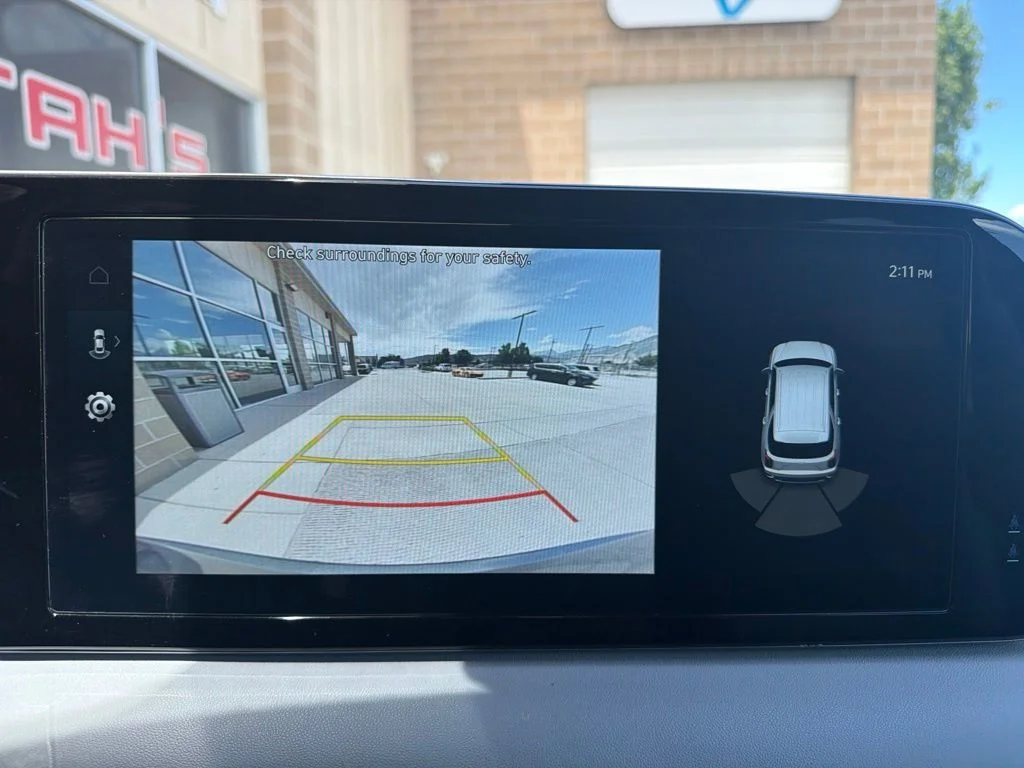 Used 2025 Gray Hyundai SEL image 13