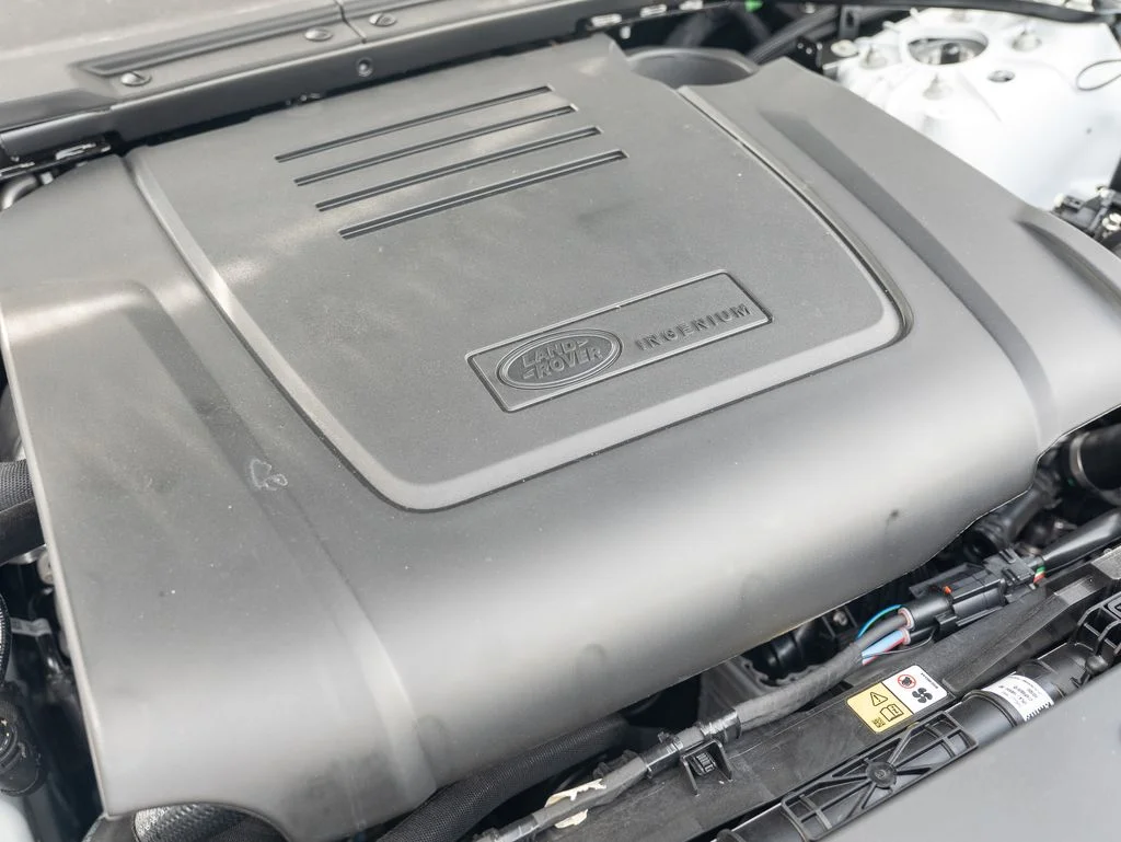 New 2026 Fuji White Land Rover S image 24