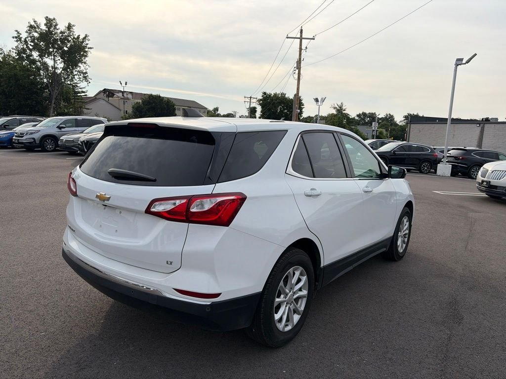 Used 2019 Summit White Chevrolet  image 4