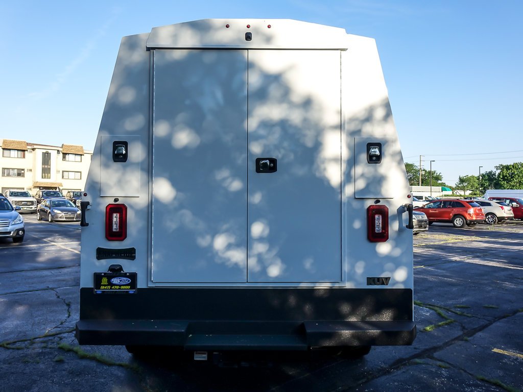New 2026 Oxford White Ford 11' KUV image 13
