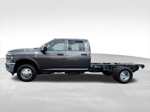 2026 RAM 3500 Chassis Tradesman - Photo 2