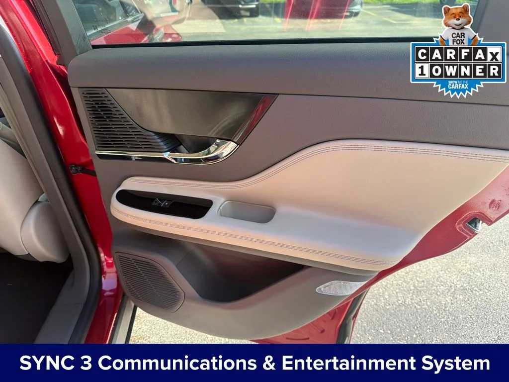 Used 2022 Red Lincoln Standard image 32