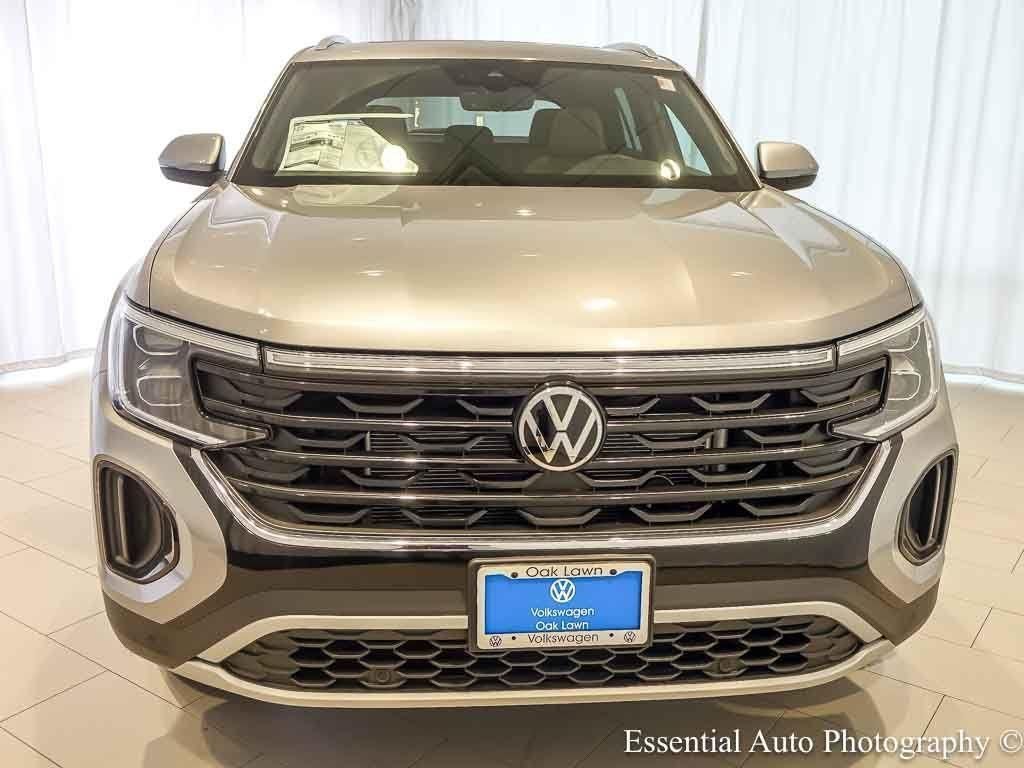 New 2026 Silver Mist Metallic Volkswagen 2.0T SE w/Technology image 3