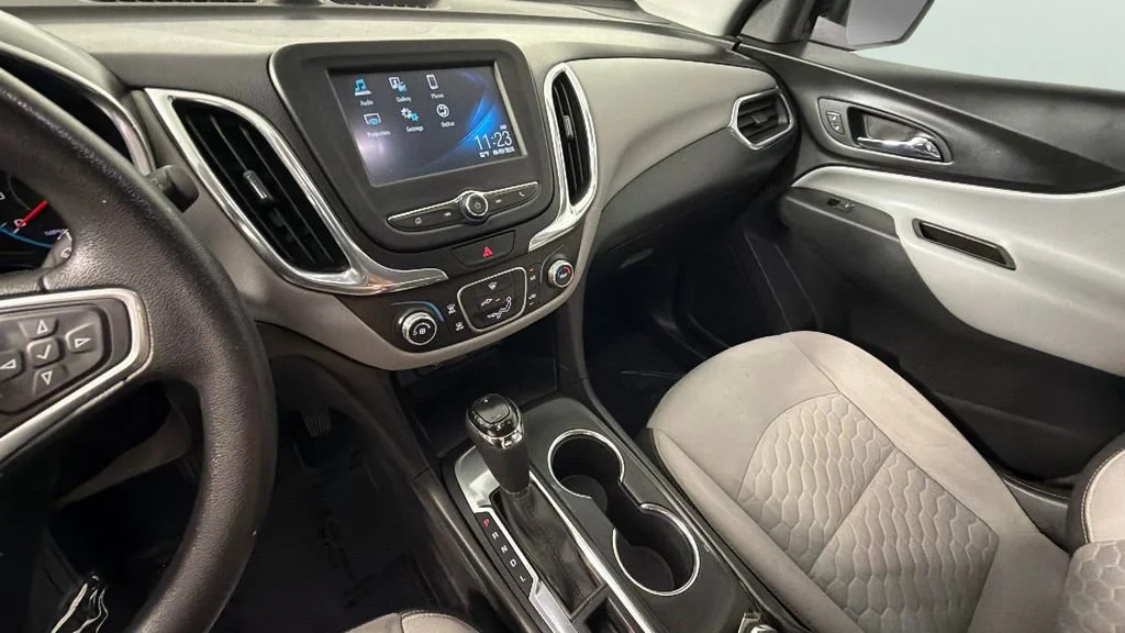 Used 2018 SILVER ICE METALLIC Chevrolet LS image 20