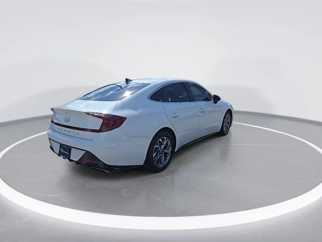 Used 2023 White Hyundai SEL image 8