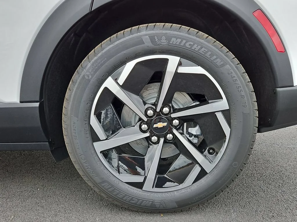 New 2026 Summit White Chevrolet LT image 24
