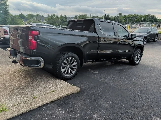 Used 2022 Black Chevrolet LT image 2