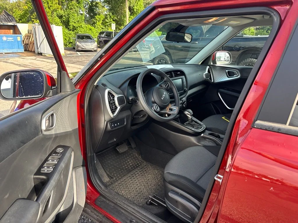 Used 2025 Mars Orange Kia LX image 8