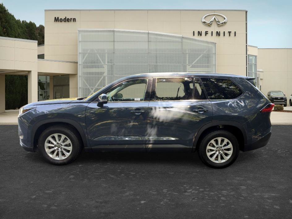 Used 2024 Storm Cloud Toyota XLE image 7
