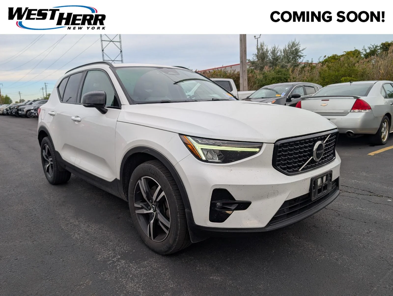 Used 2023 Crystal White Metallic Volvo Plus Dark Theme image 1