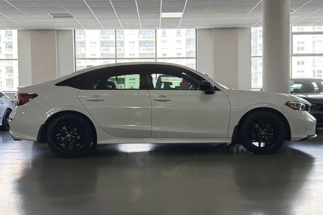 Used 2026 Platinum White Pearl Honda Sport image 3