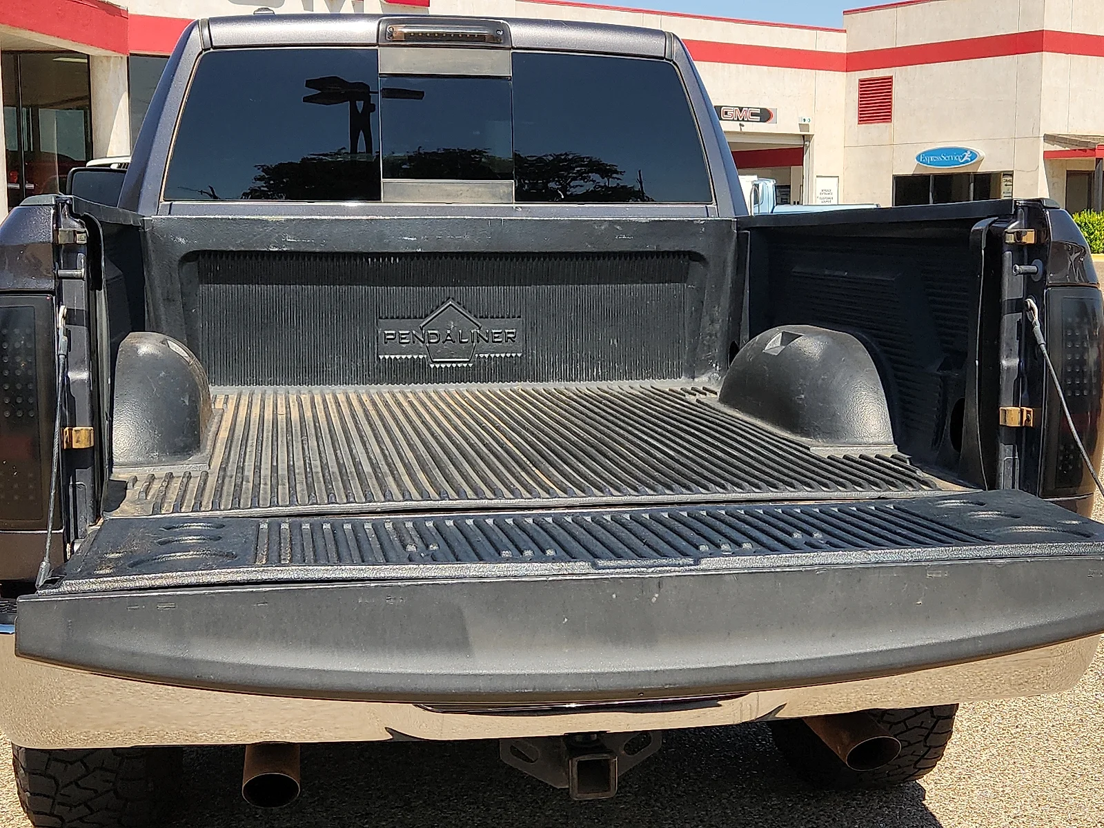 Used 2018 Gray Ram SLT image 11