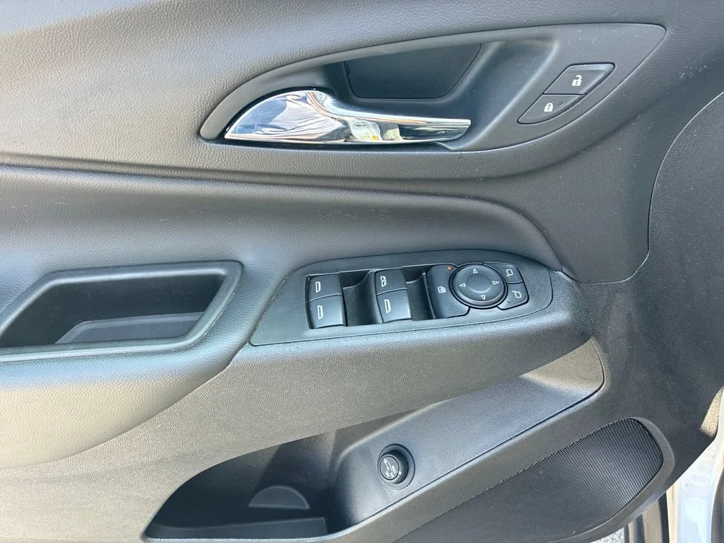 Used 2021 SILVER ICE METALLIC Chevrolet LT image 12