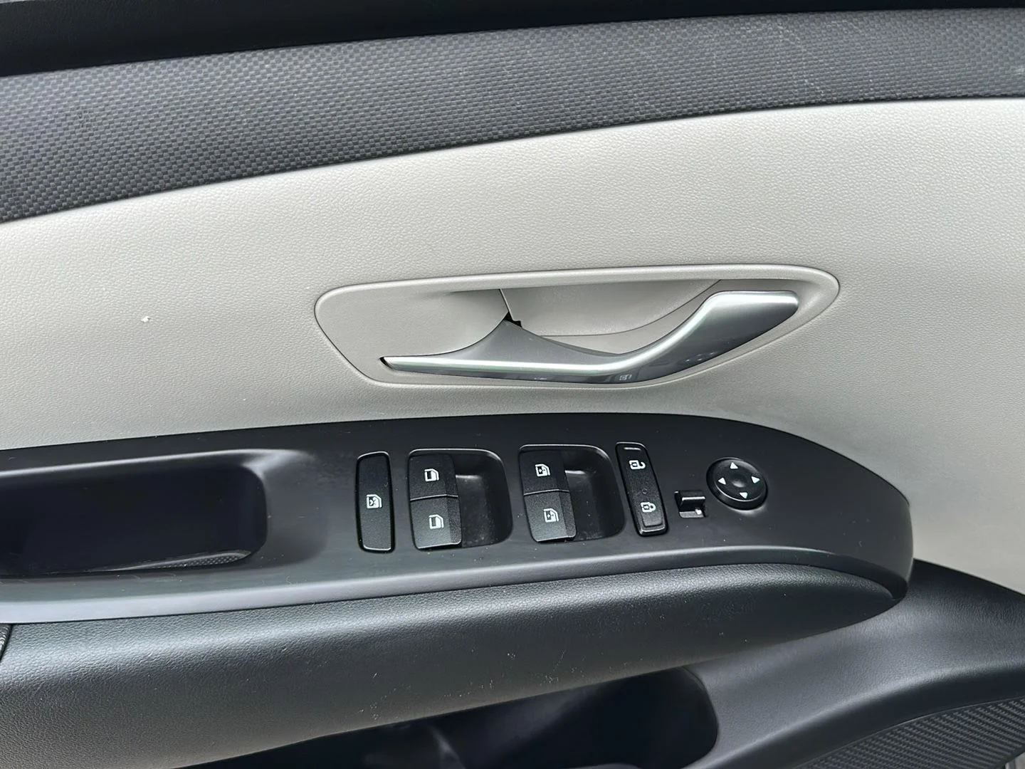 Used 2024 Hampton Gray Hyundai SEL image 20