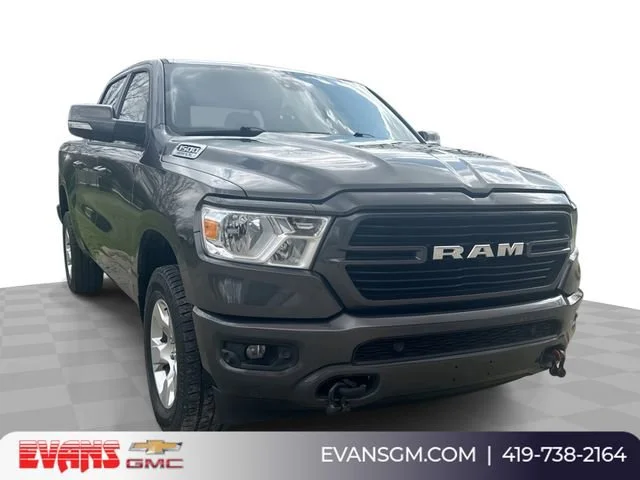 2020 RAM 1500 Big Horn/Lone Star 4x4 Crew Cab 5'7's photo