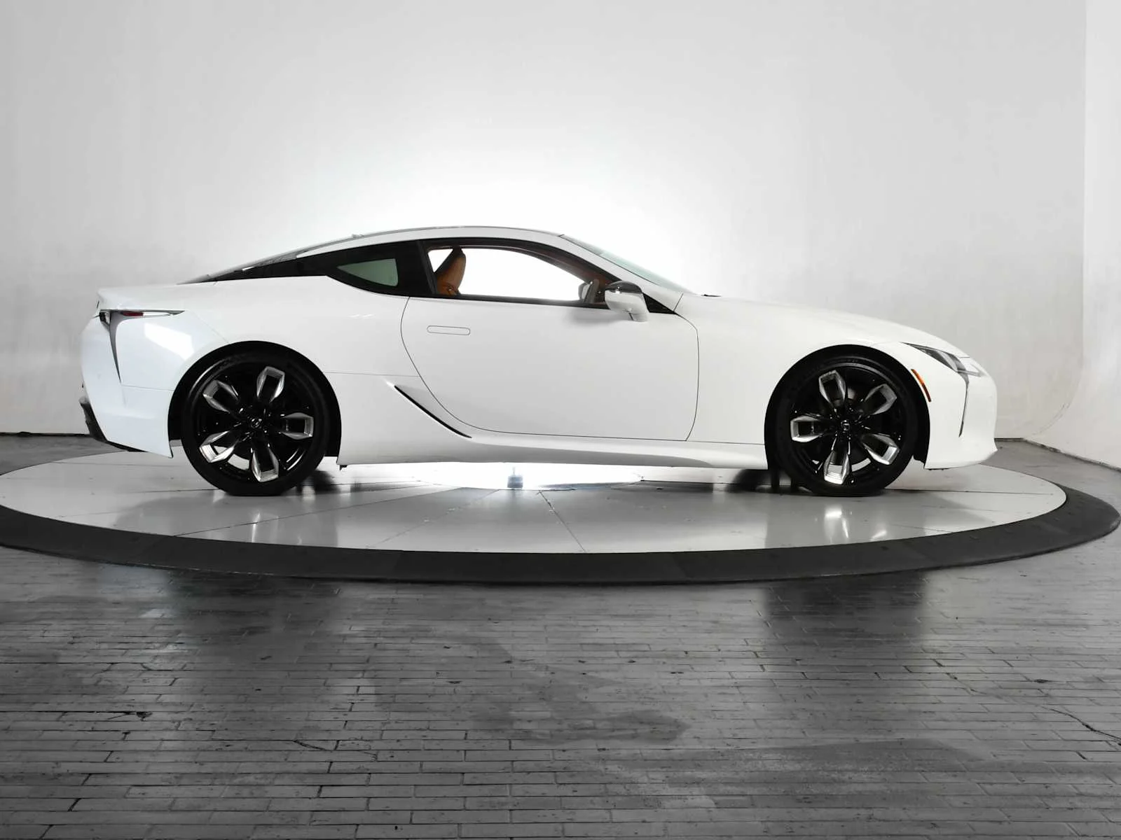 Certified Used 2024 ULTRA WHITE Lexus  image 8