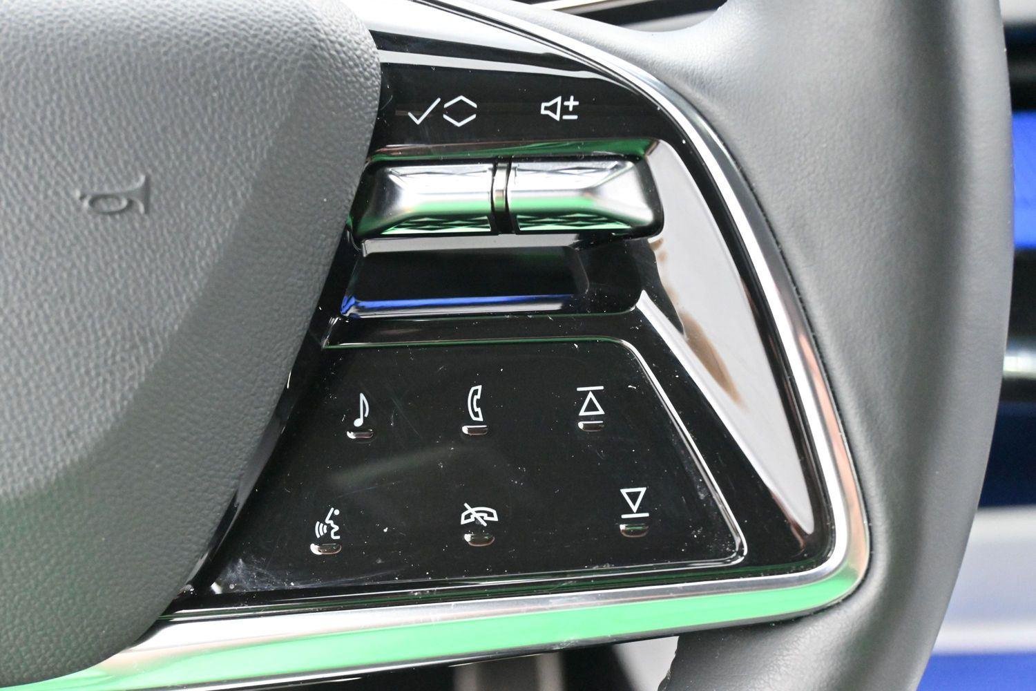 Used 2025 Crystal White Tricoat Cadillac Sport 1 image 19