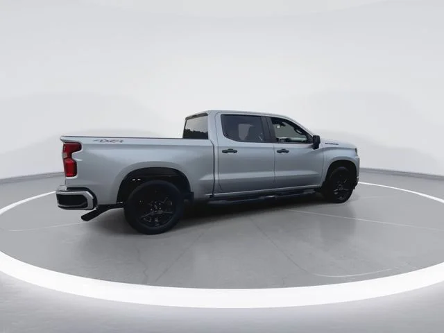Used 2022 Silver Chevrolet Custom image 11