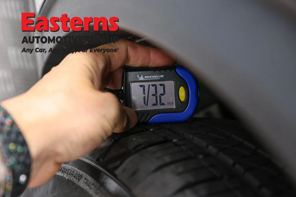 Used 2022 Blue Ford SE image 27