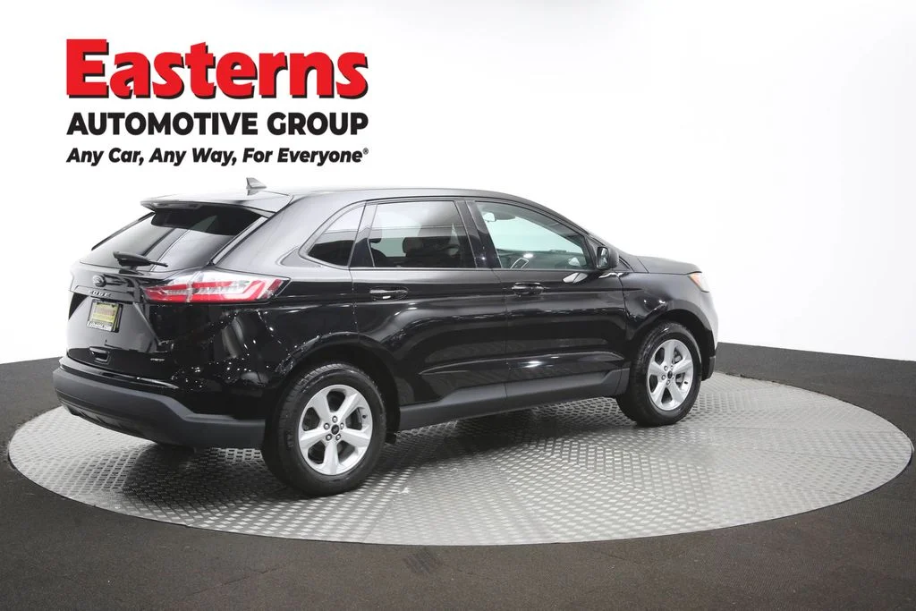 Used 2023 Black Ford SE image 40