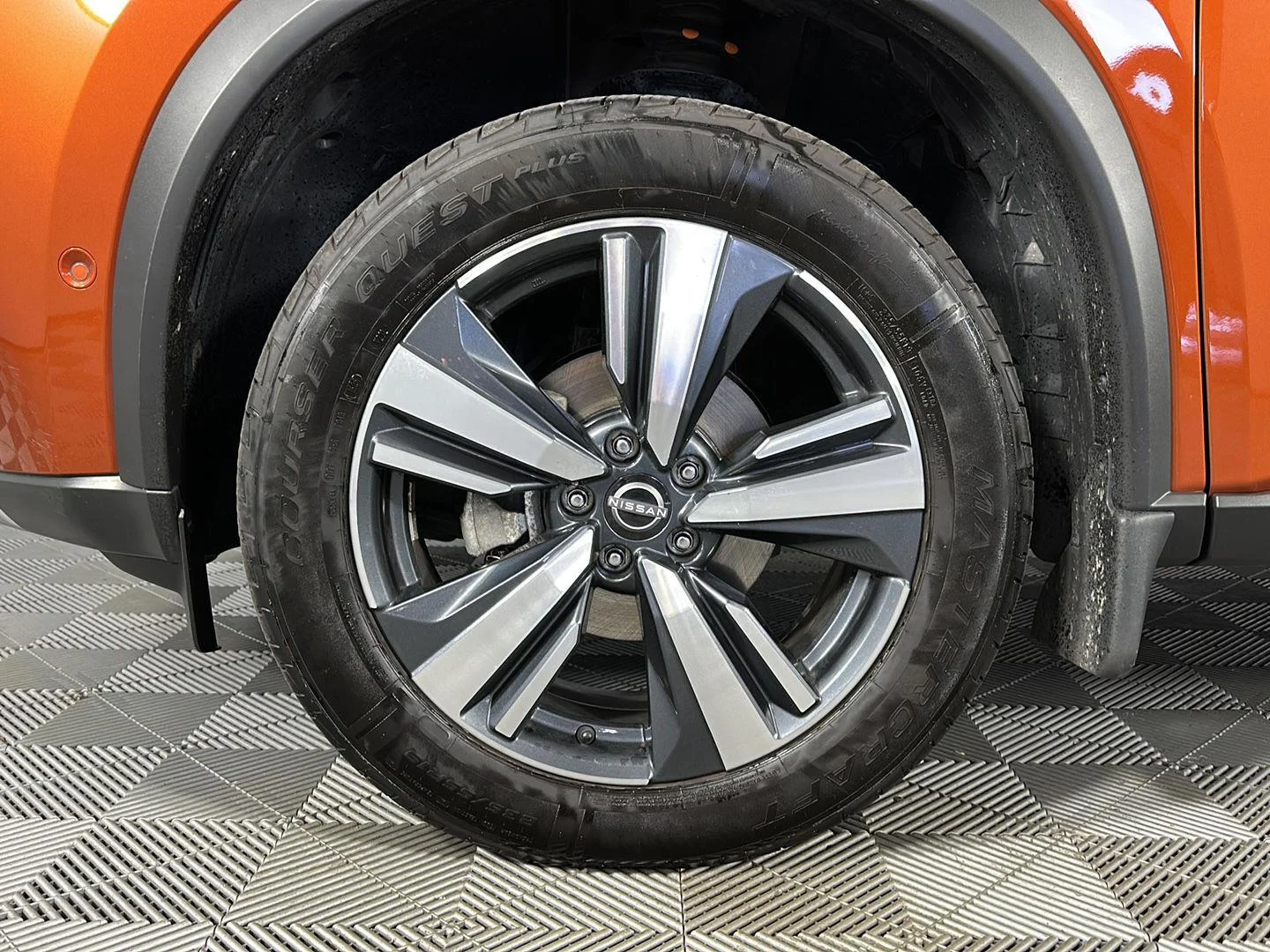 Used 2023 Sunset Drift Chromaflair/Super Black Nissan Platinum image 8