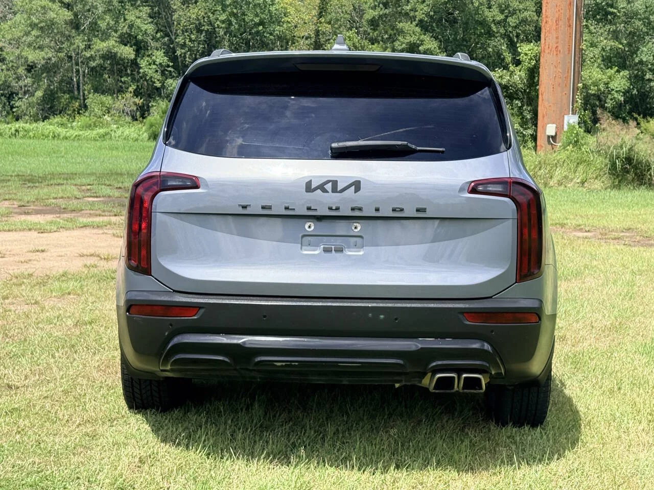 Used 2022 Gray Kia S 4dr SUV image 4