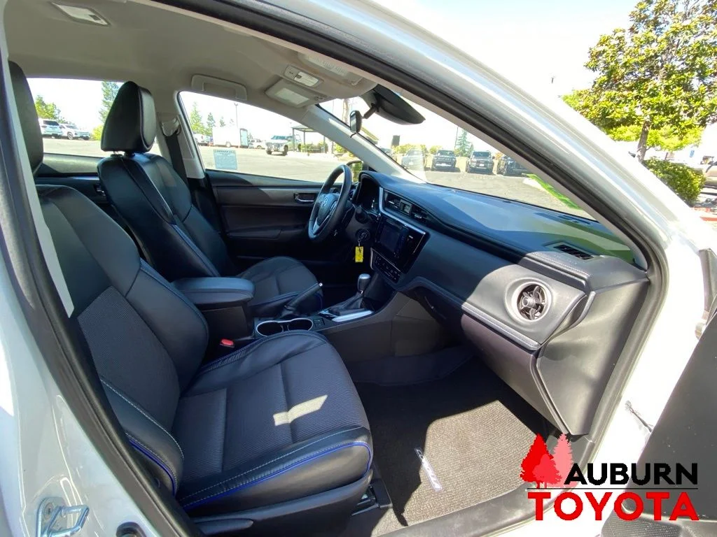 Used 2017 Ice Cap Toyota SE image 12