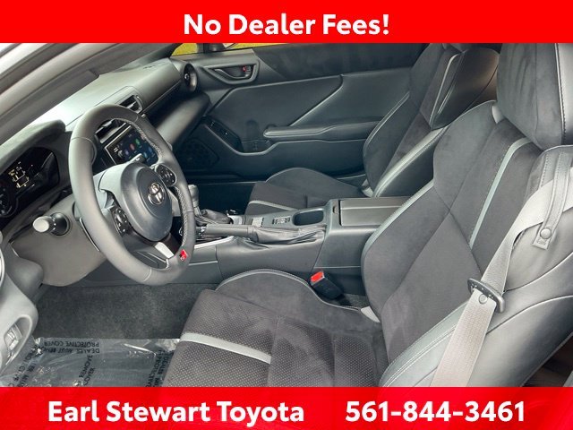 Certified Used 2025  Toyota Premium image 19