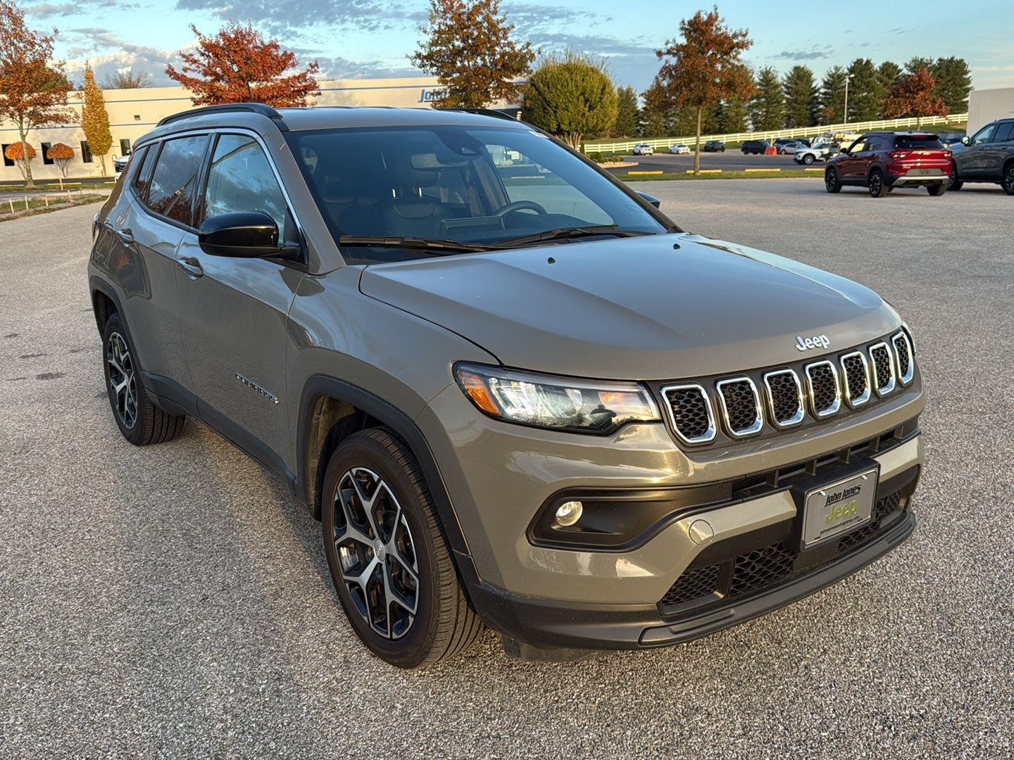 2024 Jeep Compass Latitude photo 3
