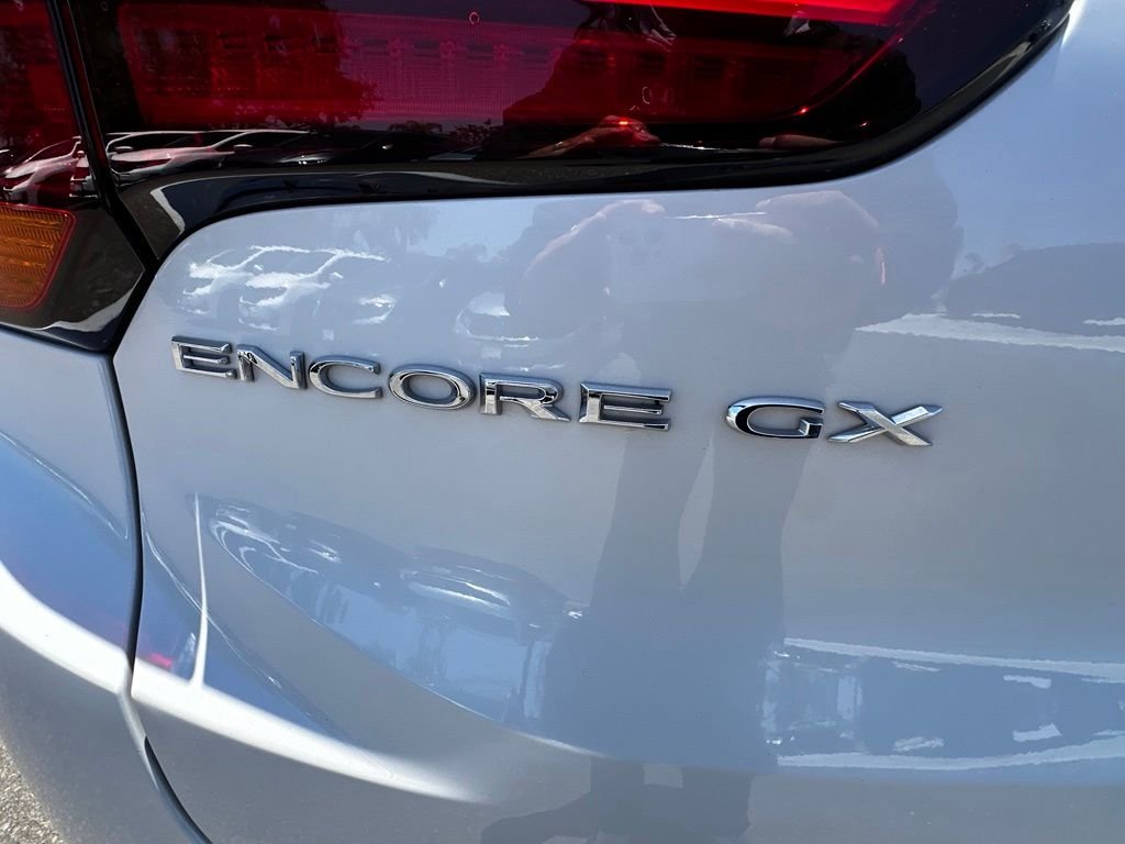 Used 2020 White Frost Buick Essence image 9