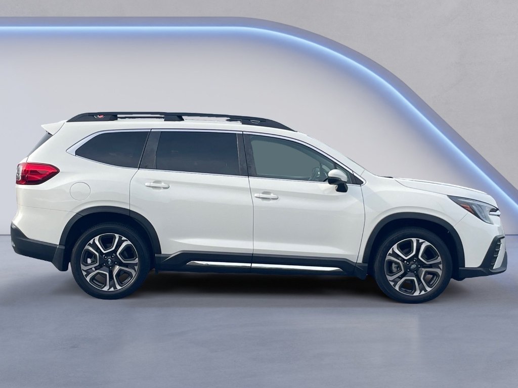 Used 2023 Crystal White Pearl Subaru Limited image 17