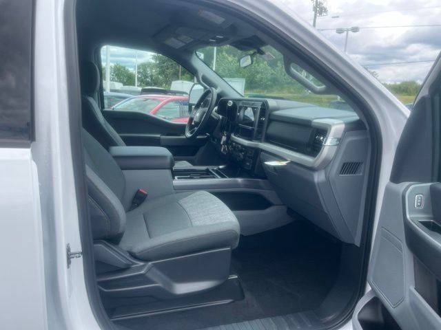 New 2026 Oxford White Ford XLT image 37
