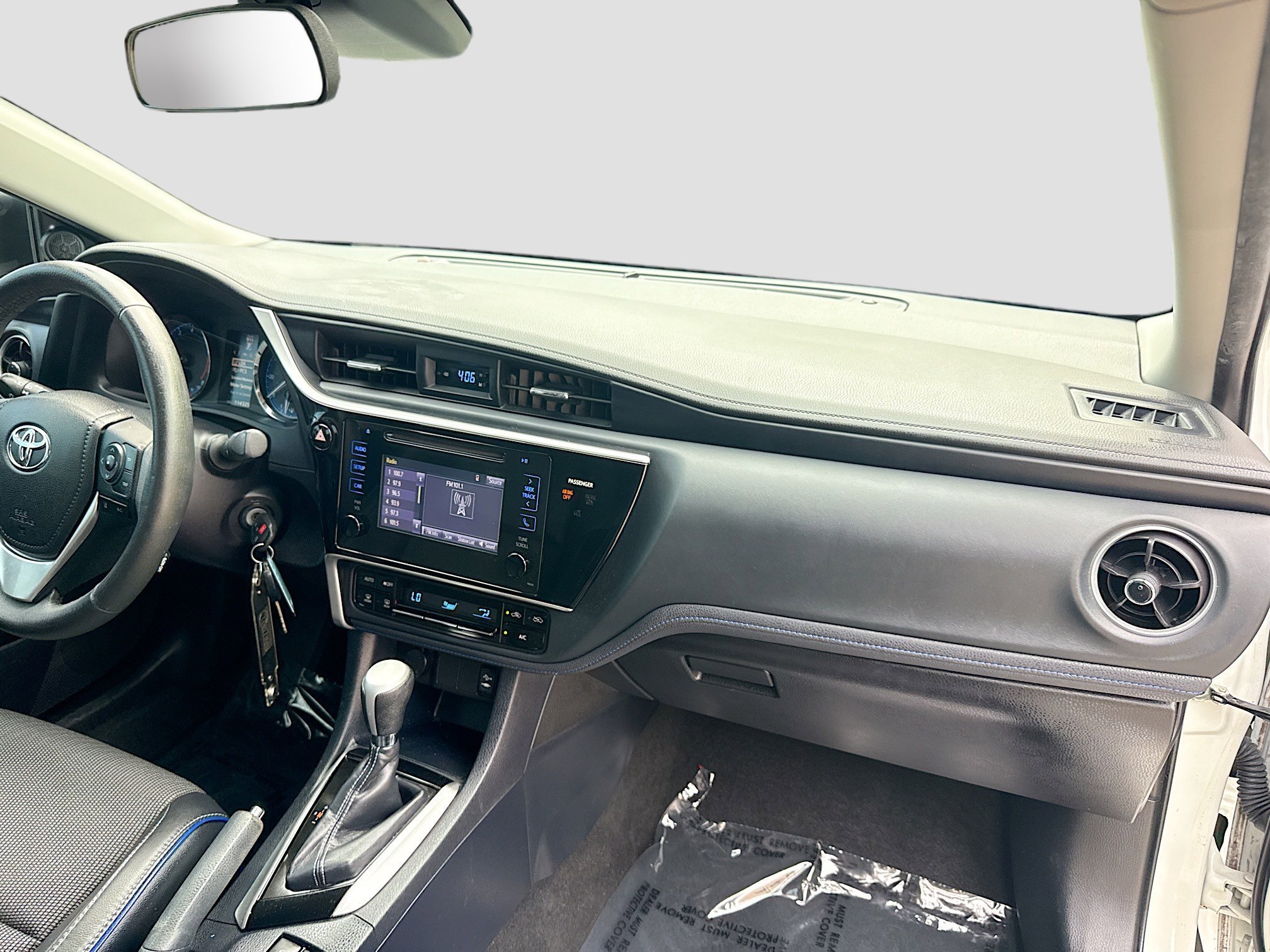 Used 2017 Super White Toyota SE image 31