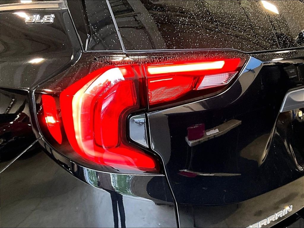 Used 2021 Black GMC SLE image 33