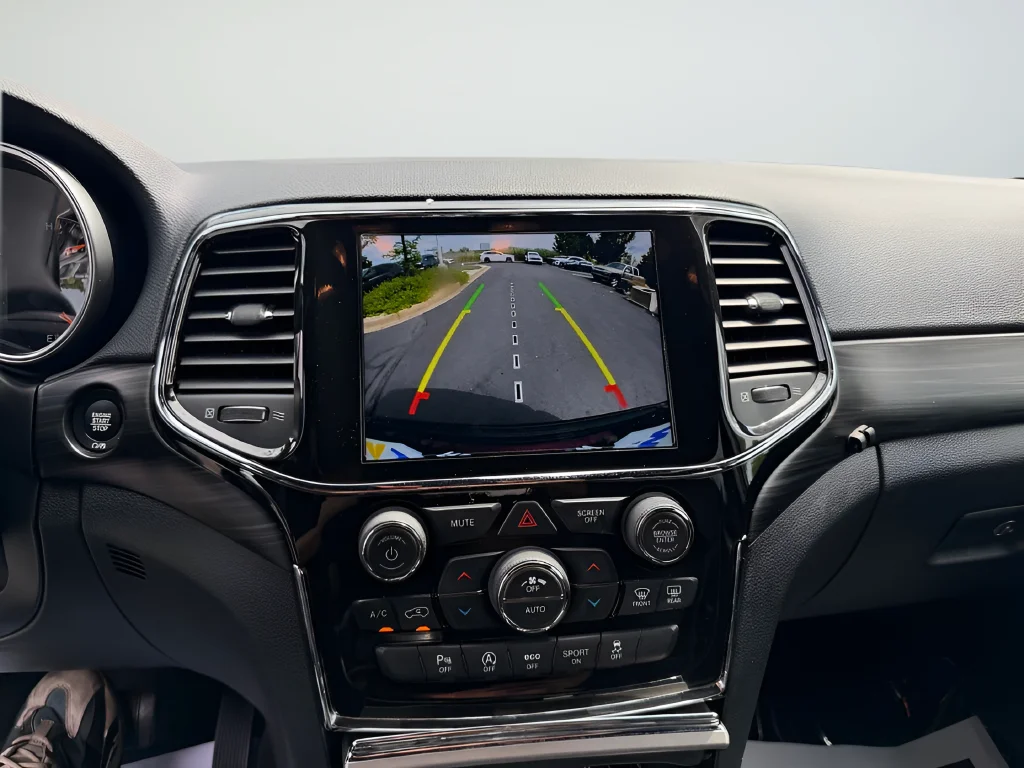 Used 2022 Red Jeep Laredo X image 15