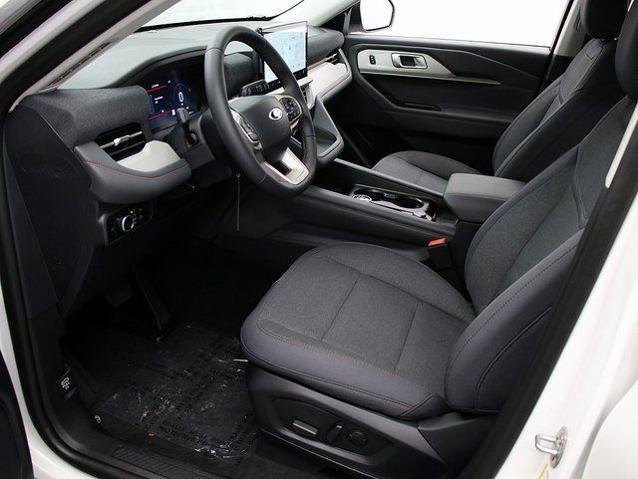 New 2026 Star White Metallic Tri-Coat Ford Active image 10