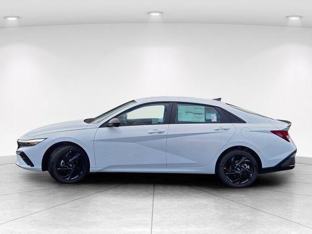 New 2026 White Hyundai SEL Sport image 7