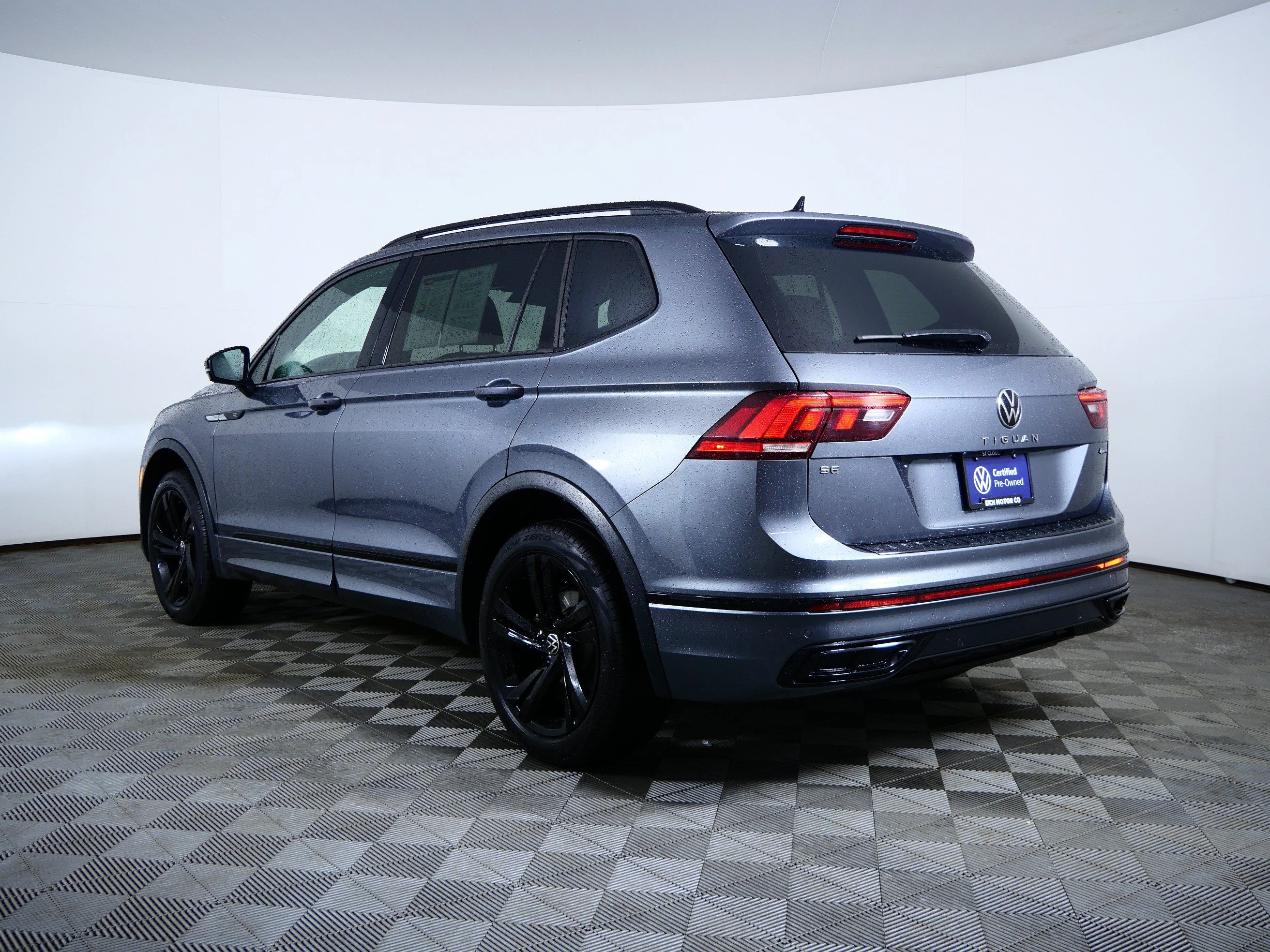 Certified Used 2024 Gray Volkswagen SE R-Line Black image 5