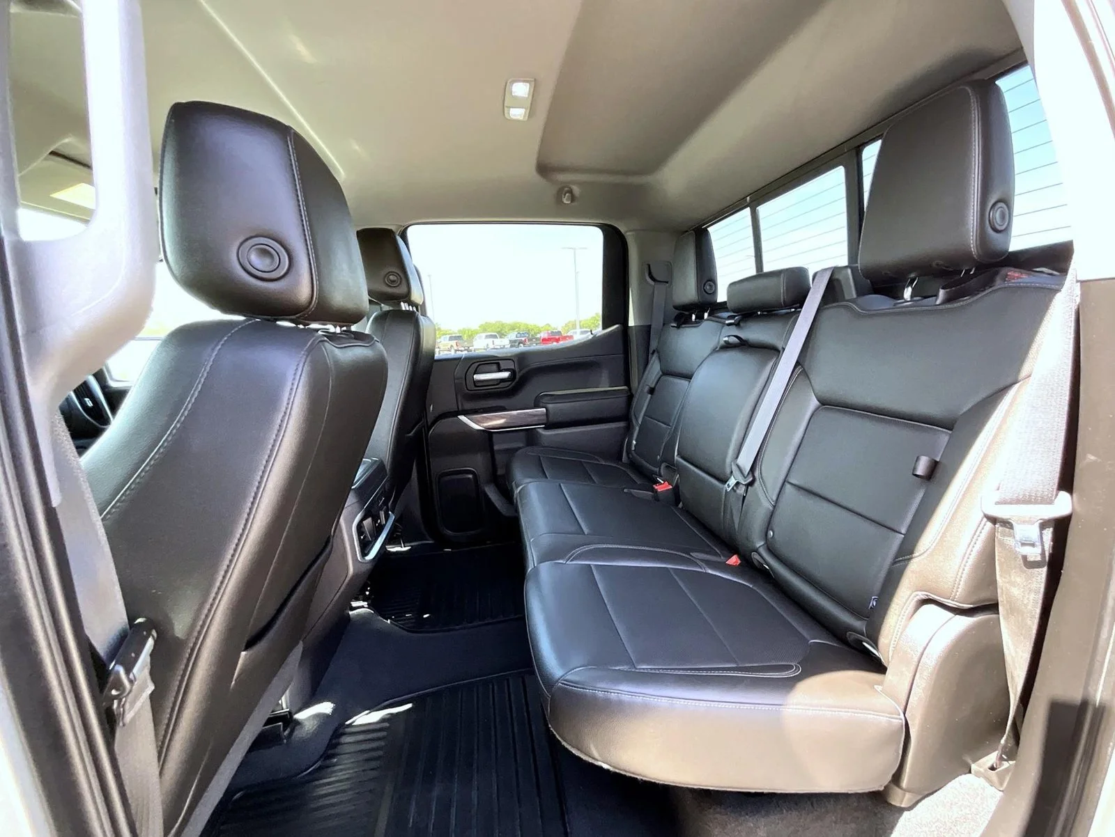 Used 2019 Silver Chevrolet LTZ image 21