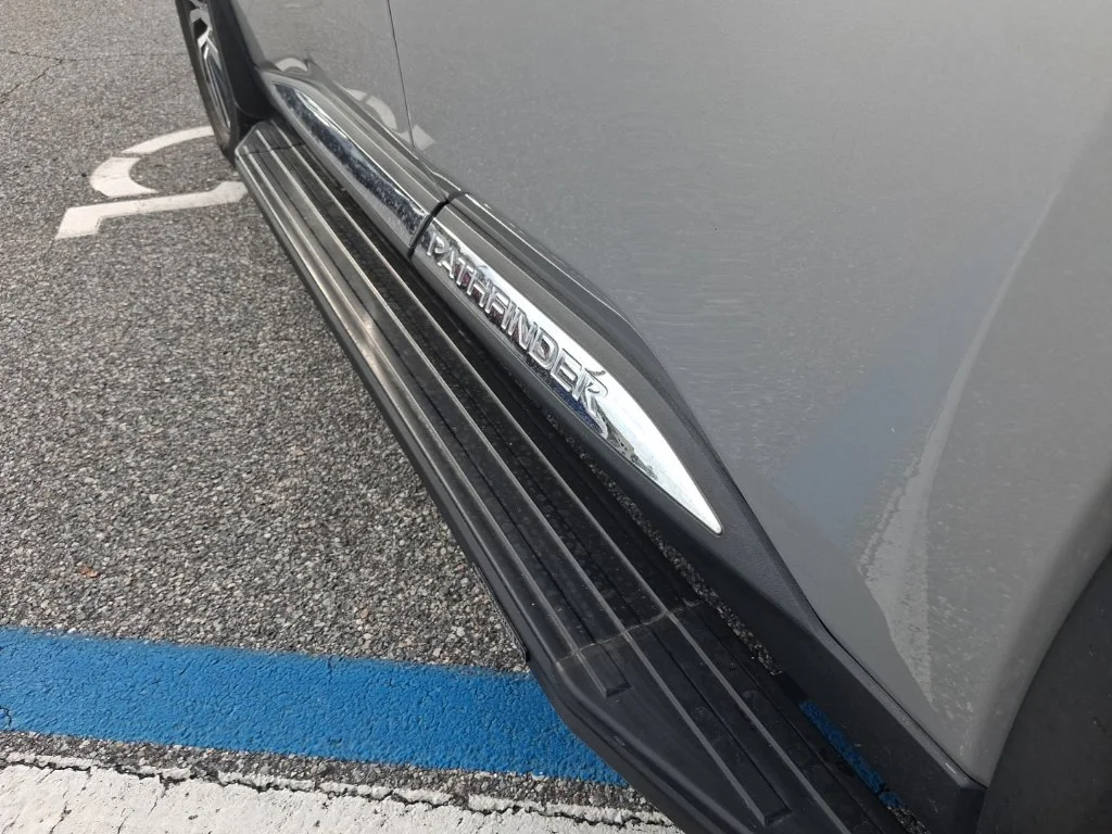 Used 2022 Silver Nissan Platinum image 12
