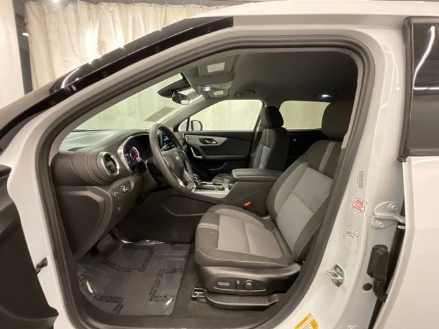 Used 2025 White Chevrolet LT image 10