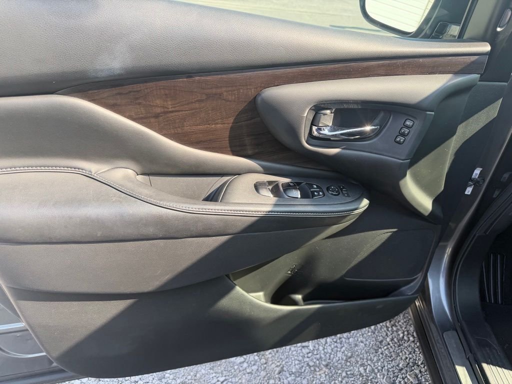 Used 2020 Gray Nissan Platinum image 10