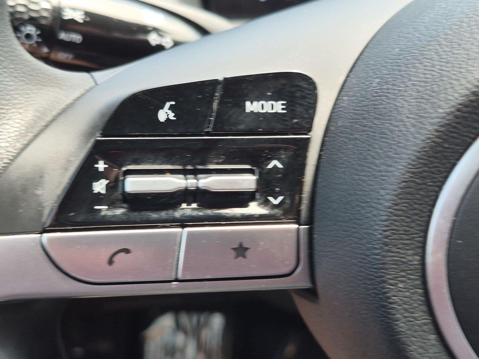 Used 2022 Sage Gray Hyundai SEL image 20