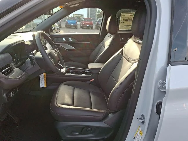 New 2026 Space White Metallic Ford Platinum™ image 9