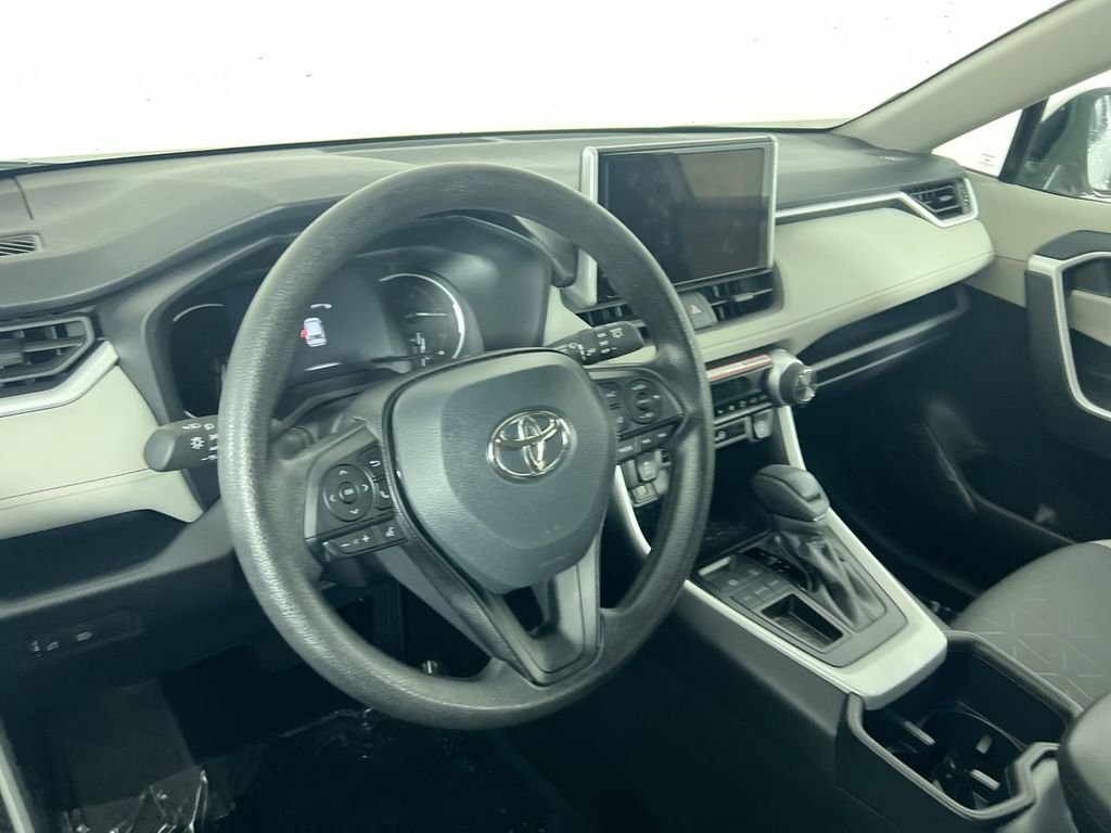 Used 2025 White Toyota XLE image 27